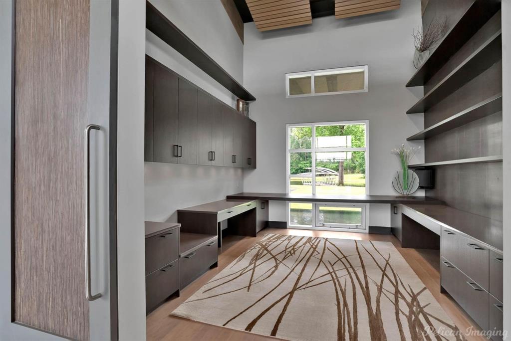 613 Moore Road Elm Grove, LA 71051 - Photo 11 of 39 Flex space on the main level/ office