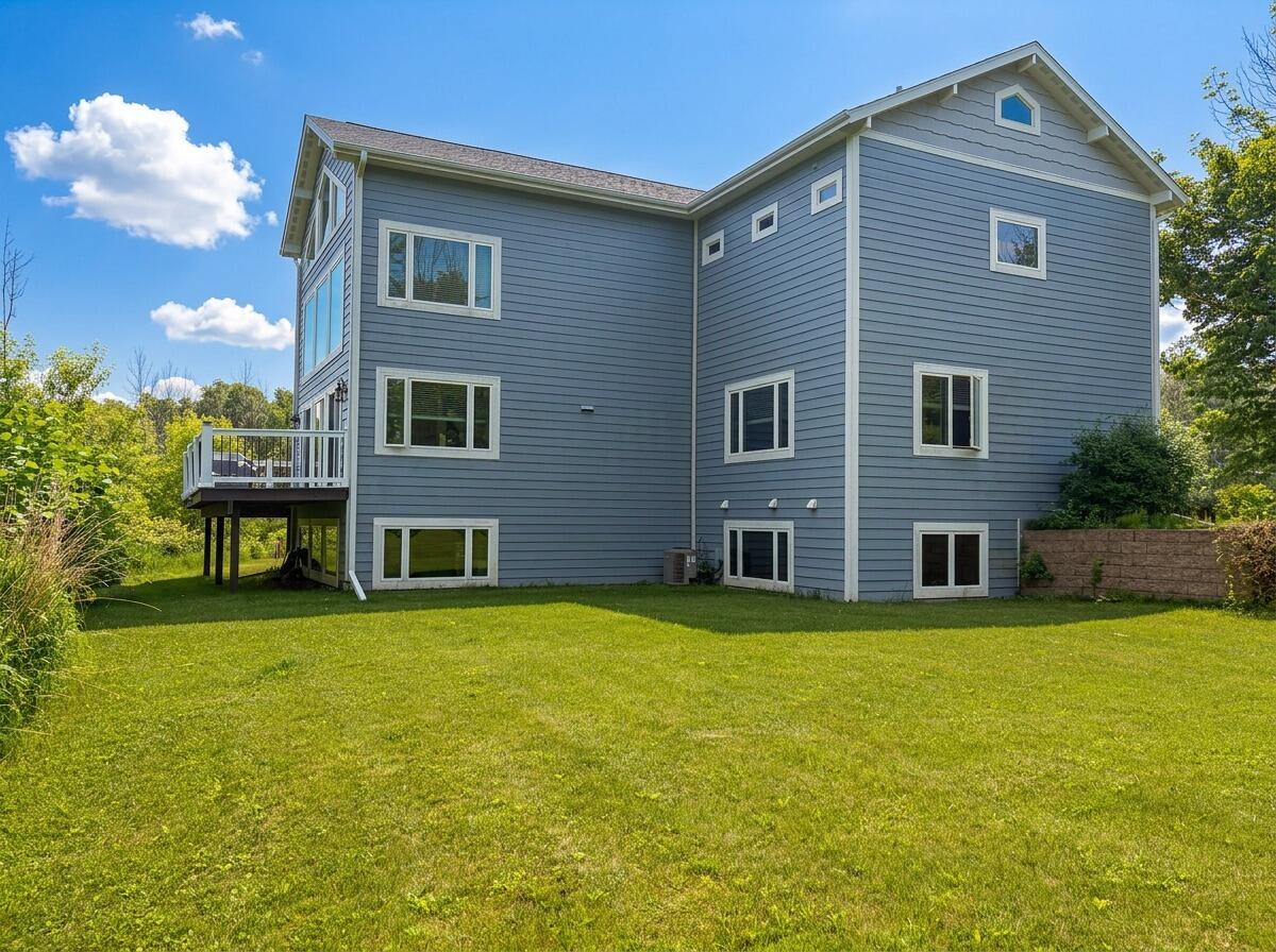 1115 Greendale Road Sheboygan, WI 53081 - Photo 3 of 49 03