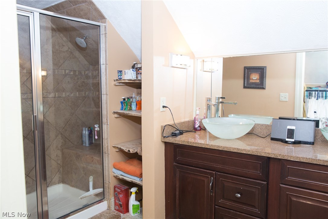 2990 Warrington Road Cleveland, OH 44120 - Photo 26 of 34 Gallery Image 26