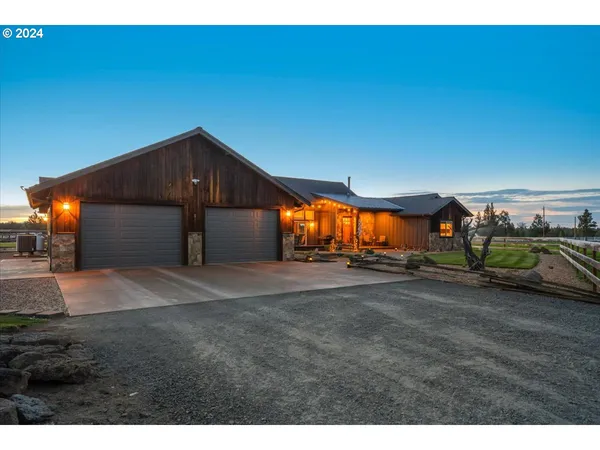 $1,999,999 | 6150 Northwest Kingwood Avenue, Redmond, OR 97756