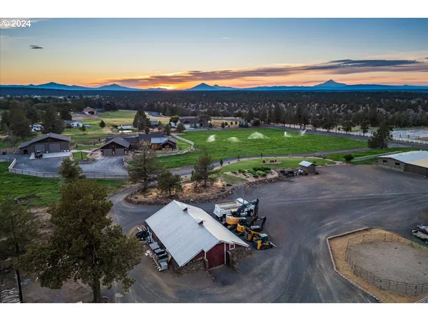 $1,999,999 | 6150 Northwest Kingwood Avenue, Redmond, OR 97756