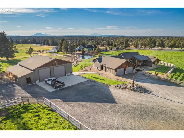 $1,999,999 | 6150 Northwest Kingwood Avenue, Redmond, OR 97756