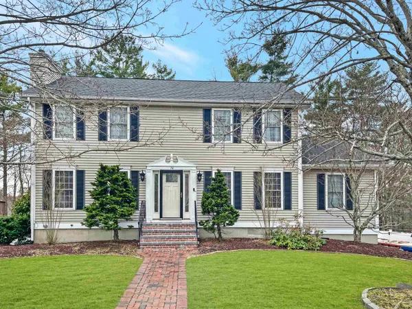 $575,000 | 74 Rosecliff Lane, Manchester, NH 03109