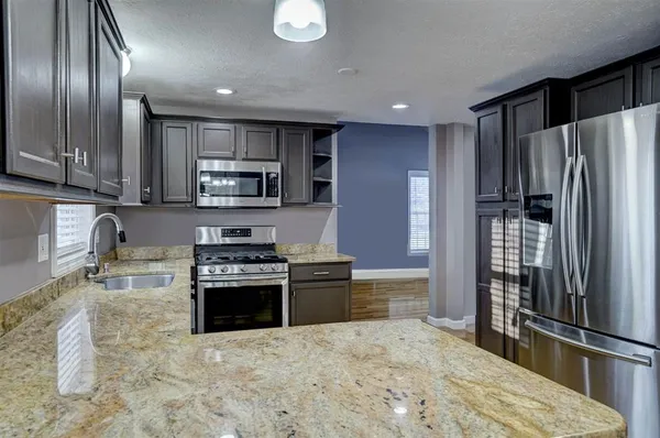 $575,000 | 74 Rosecliff Lane, Manchester, NH 03109