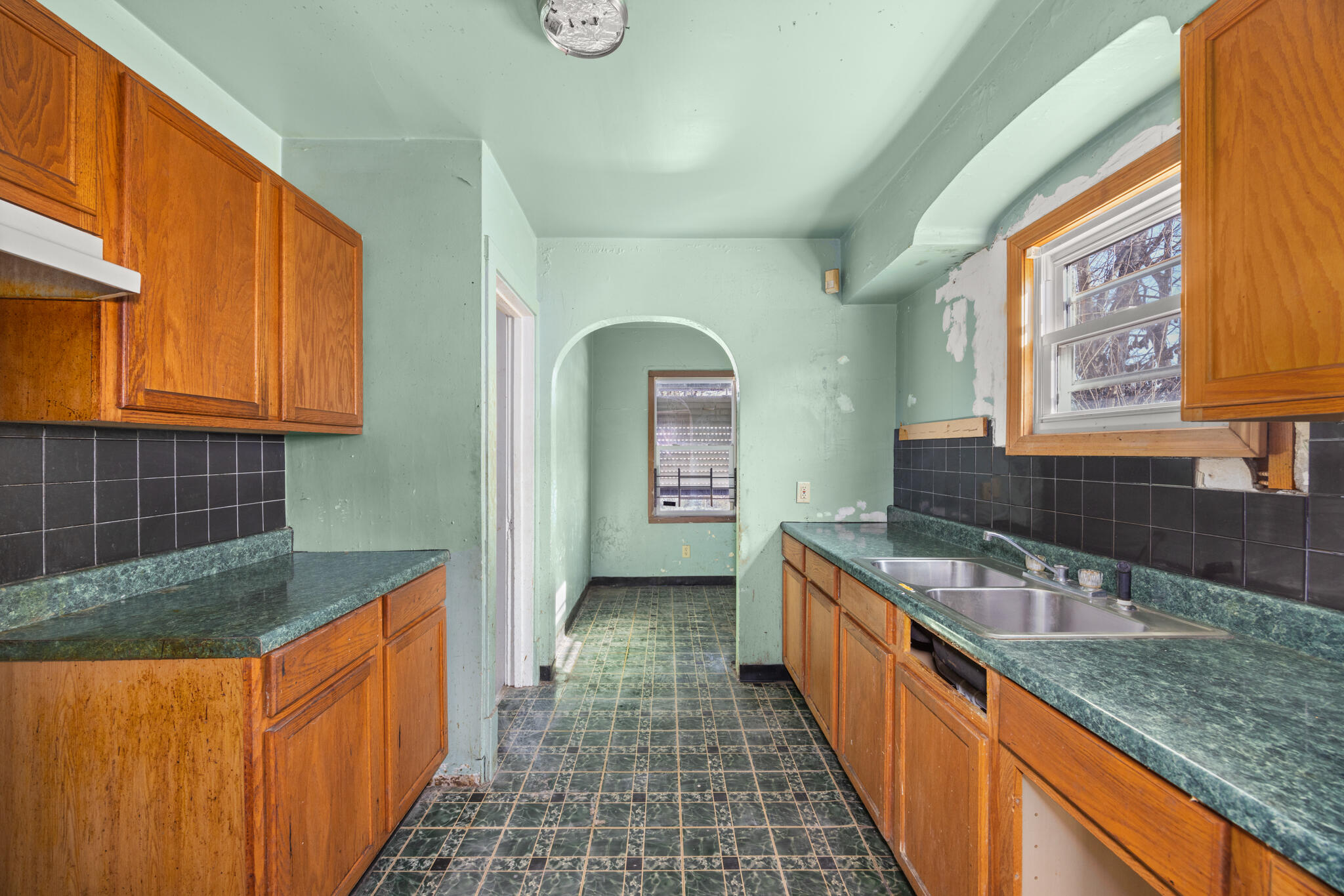 1707 Ellsworth Street Gary, IN 46404 - Photo 15 of 24 2048x1366