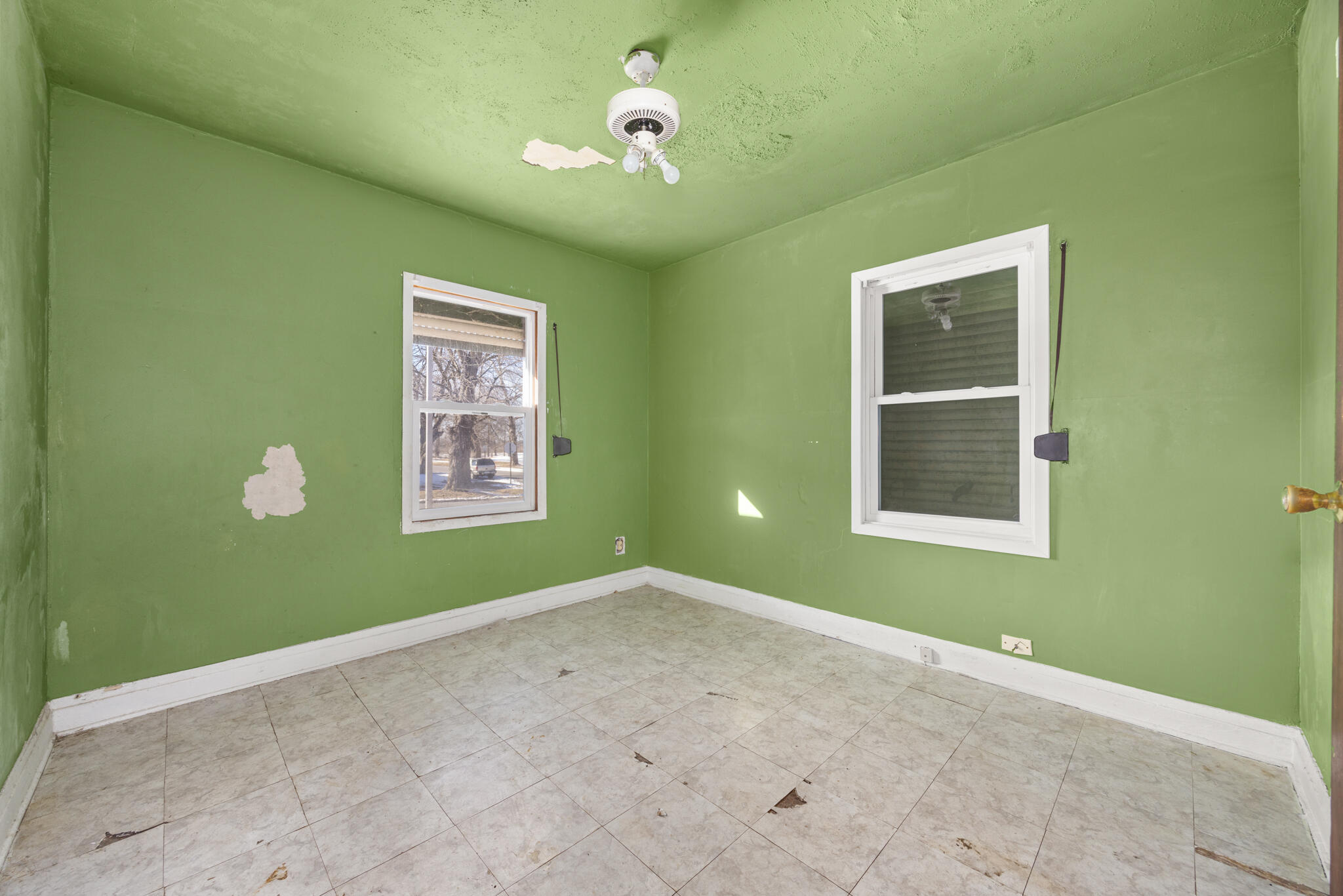 1707 Ellsworth Street Gary, IN 46404 - Photo 18 of 24 2048x1366