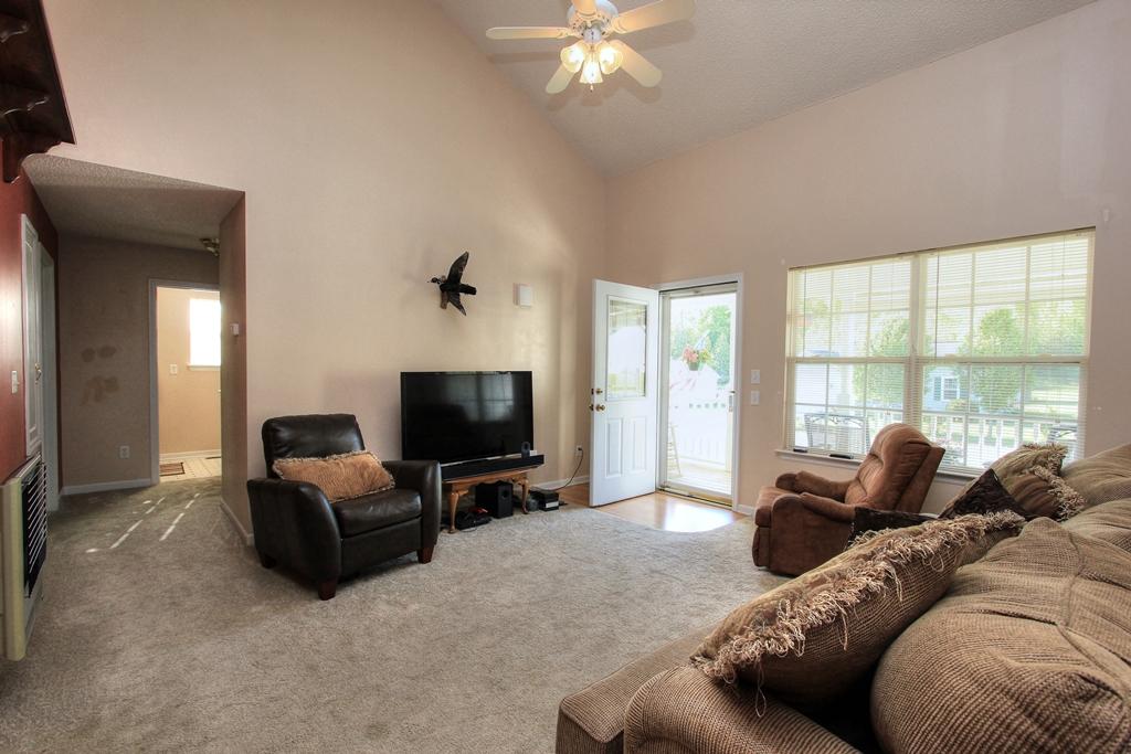 1415 Thatcher Road Soddy Daisy, TN 37379 - Photo 4 of 21 Living Room
