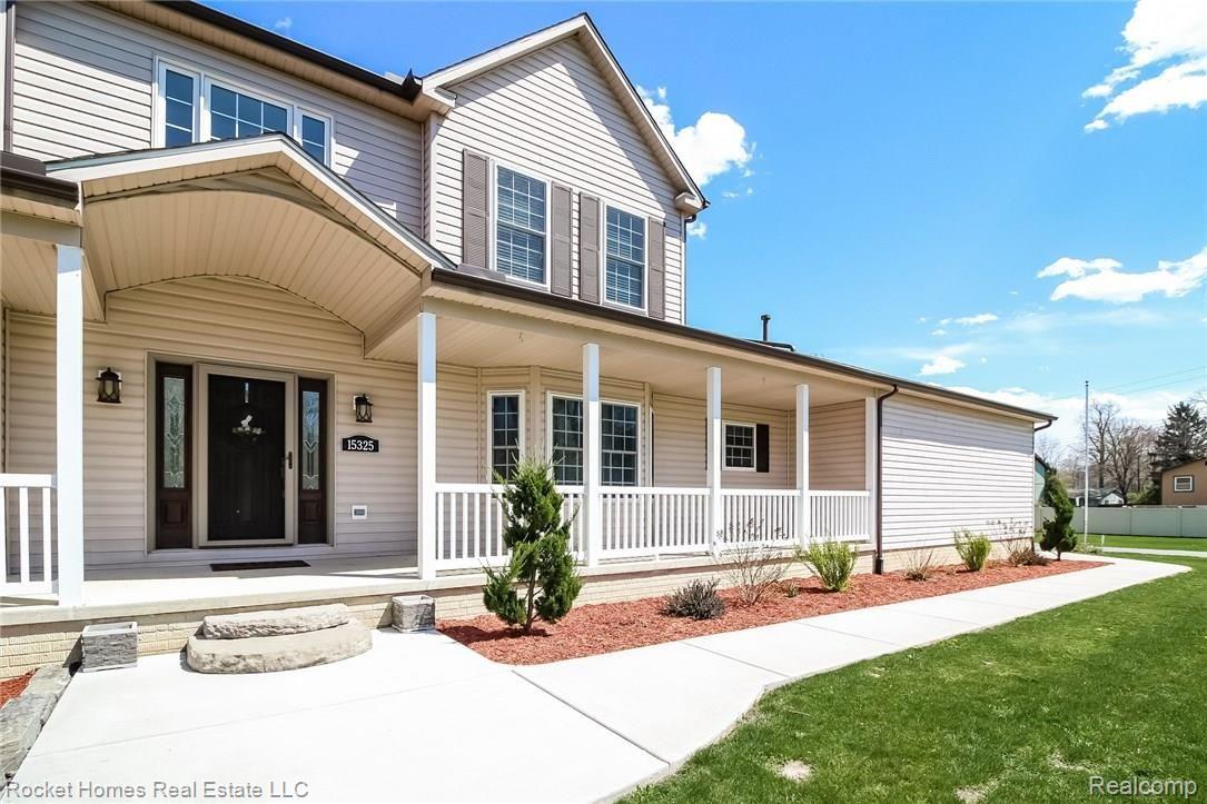 15325 Hannan Road Romulus, MI 48174 - Photo 3 of 28 004-Front_Entrance-4002929-medium.jpg