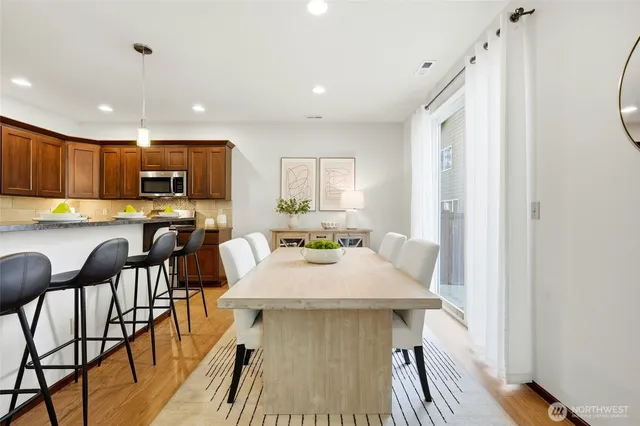 $879,995 | 20912 2nd Avenue West, Lynnwood, WA 98036