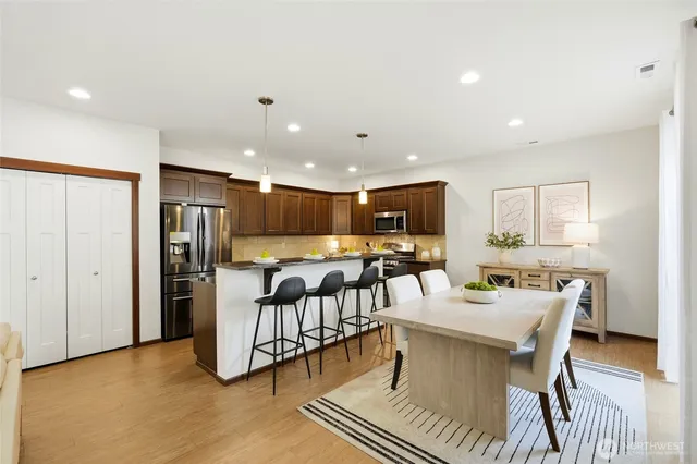 $879,995 | 20912 2nd Avenue West, Lynnwood, WA 98036