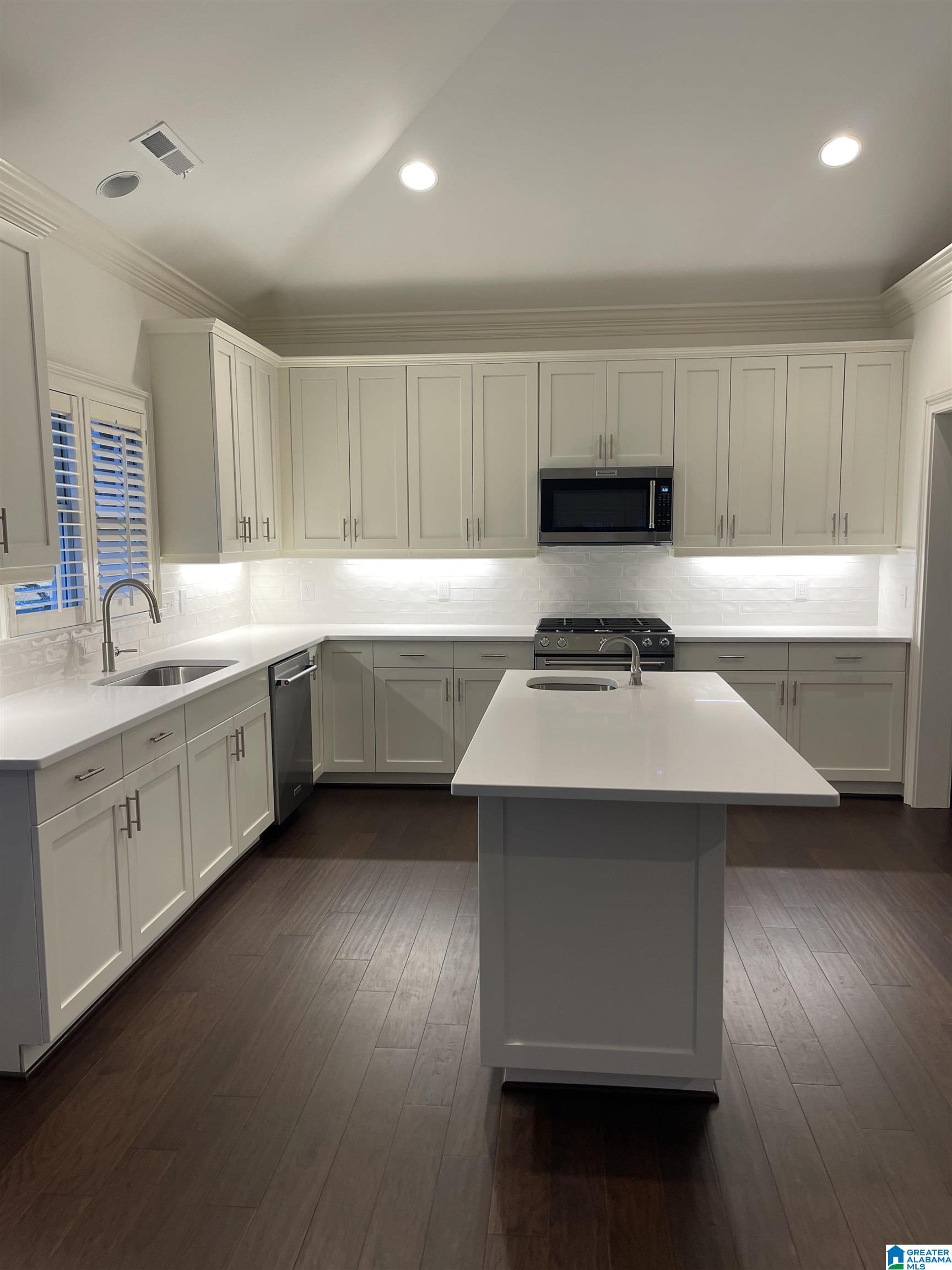 821 Caledonian Way Birmingham, AL 35242 - Photo 1 of 4