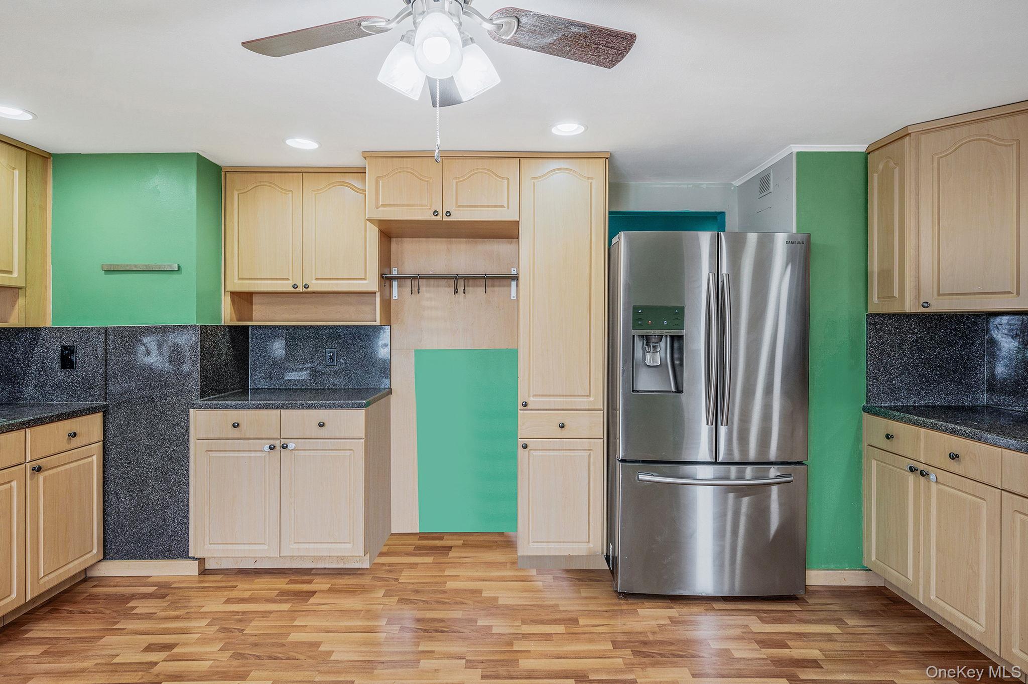 6 Rugby Drive West Shirley, NY 11967 - Photo 16 of 35 open conceptEat in kitchen