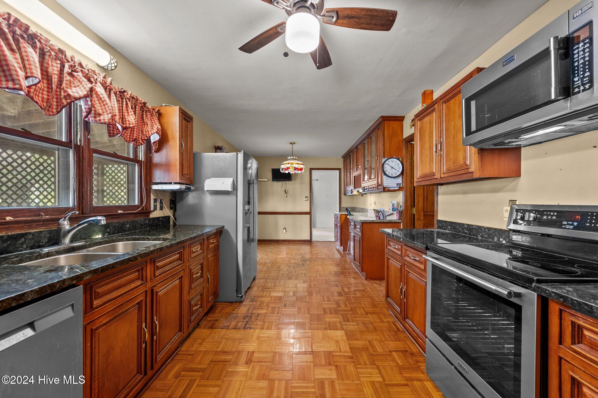 1015 Beech Tree Road Jacksonville, NC 28546 - Photo 12 of 56 11
