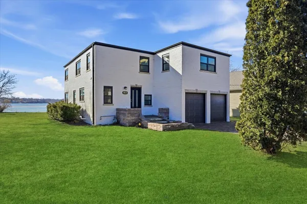 $684,500 | 297 East Lakeview Avenue, Round Lake Beach, IL 60073