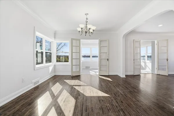 $684,500 | 297 East Lakeview Avenue, Round Lake Beach, IL 60073