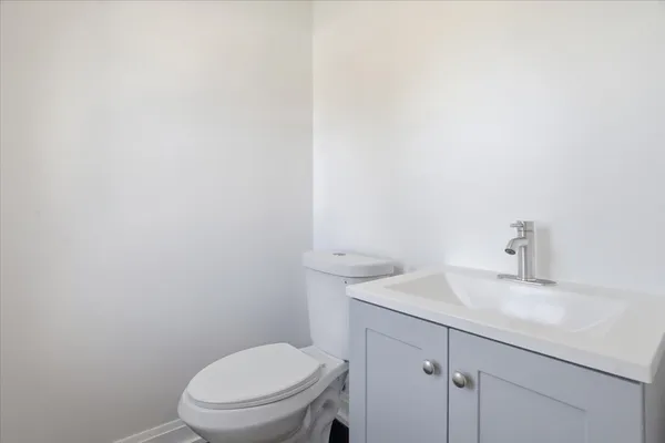 $684,500 | 297 East Lakeview Avenue, Round Lake Beach, IL 60073