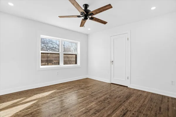 $684,500 | 297 East Lakeview Avenue, Round Lake Beach, IL 60073