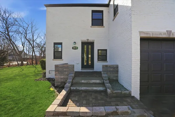 $684,500 | 297 East Lakeview Avenue, Round Lake Beach, IL 60073
