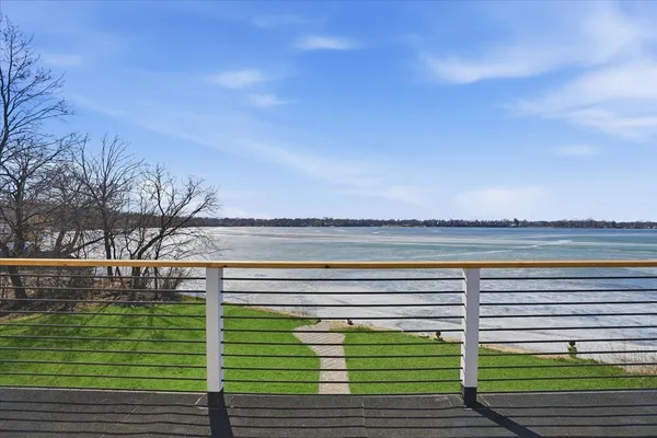 $684,500 | 297 East Lakeview Avenue, Round Lake Beach, IL 60073