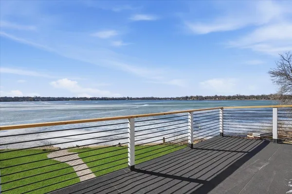 $684,500 | 297 East Lakeview Avenue, Round Lake Beach, IL 60073