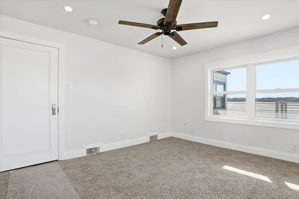 $684,500 | 297 East Lakeview Avenue, Round Lake Beach, IL 60073