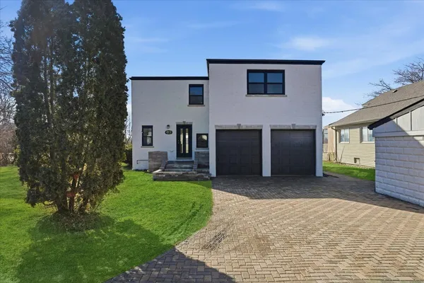 $684,500 | 297 East Lakeview Avenue, Round Lake Beach, IL 60073