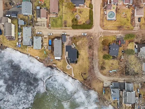 $684,500 | 297 East Lakeview Avenue, Round Lake Beach, IL 60073