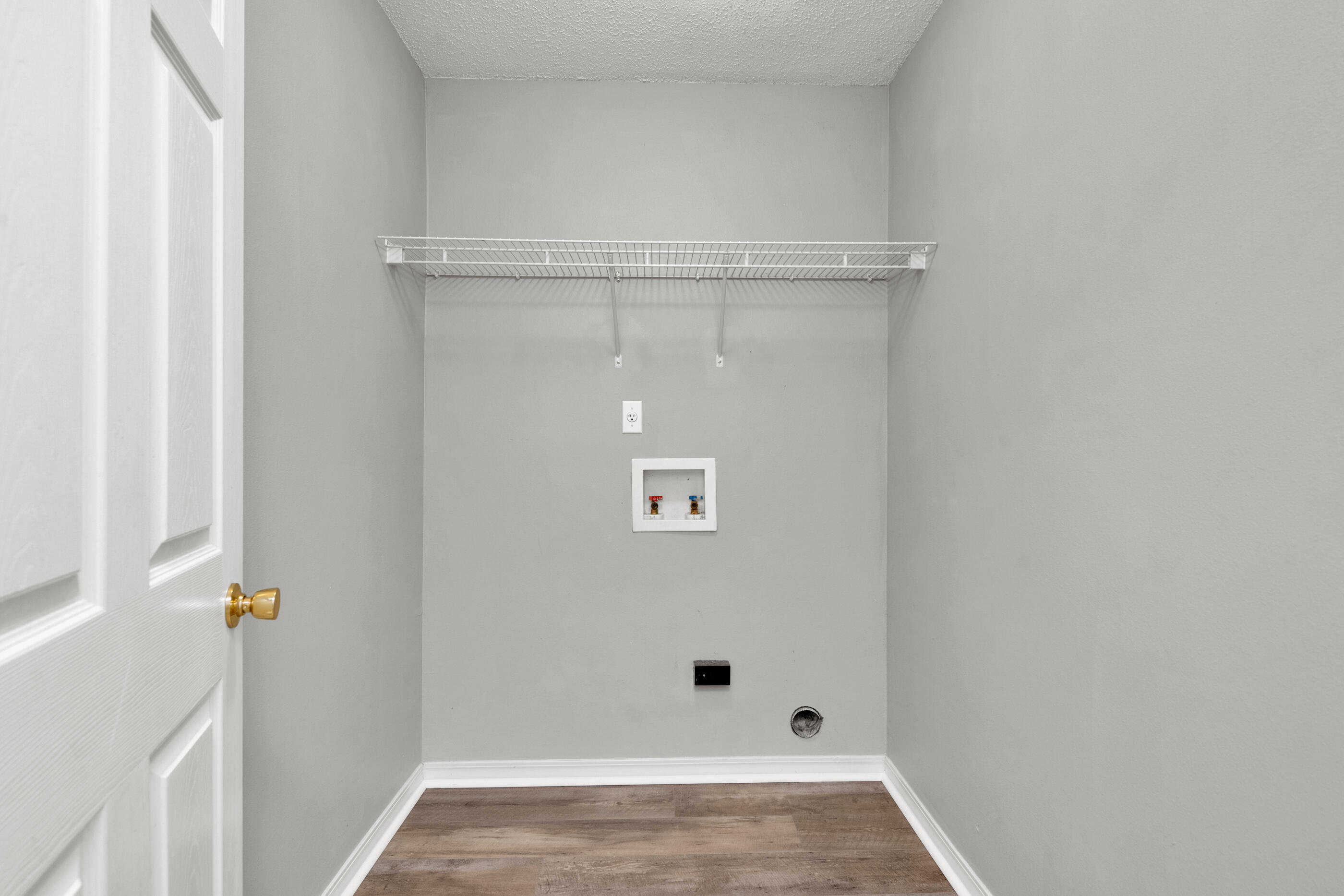 110 Sandstone Trail Crestview, FL 32539 - Photo 11 of 25 a view of an empty room