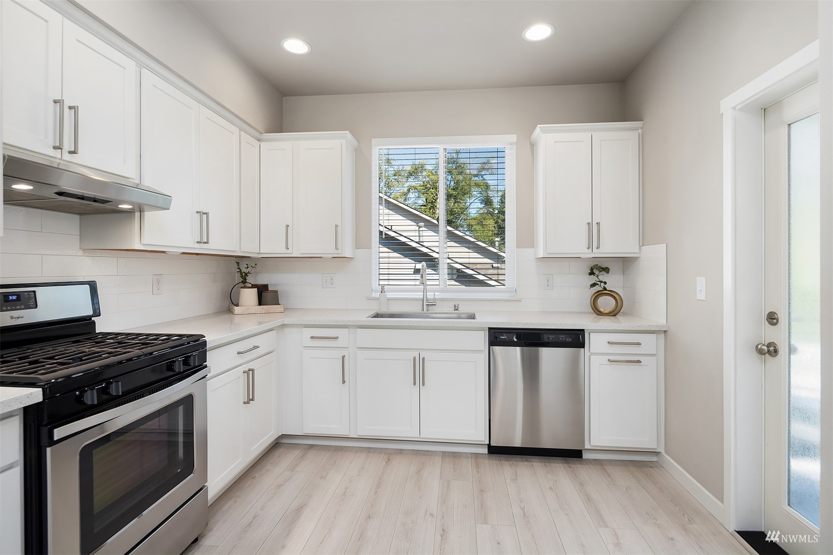 729 112th Street Southwest, Unit D3 Everett, WA 98204 - Photo 13 of 25