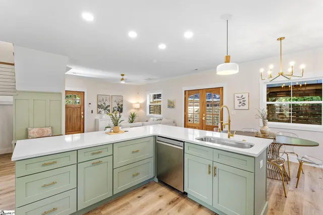 $719,000 | 5 Winn Street, Greenville, SC 29601