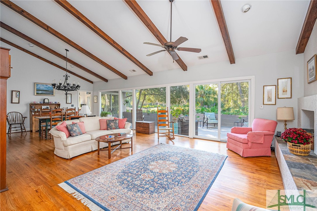 29 Delegal Road Savannah, GA 31411 - Photo 11 of 46 Living Room/Dining Area