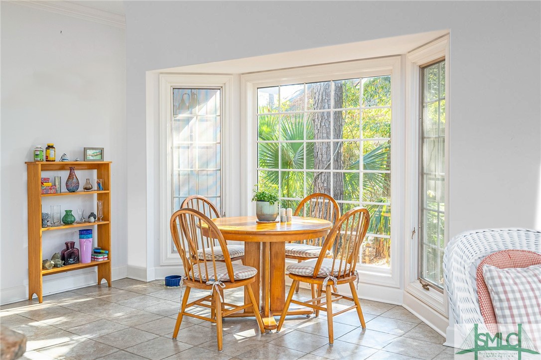 29 Delegal Road Savannah, GA 31411 - Photo 16 of 46 Breakfast Area