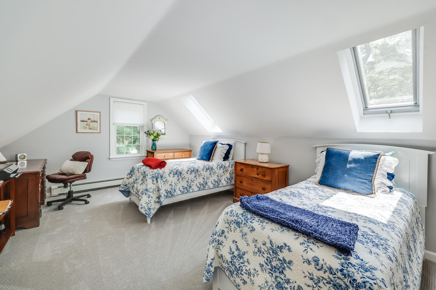 17 Cres Ridge Way Orleans, MA 02653 - Photo 25 of 40 a bedroom with two beds and a couch