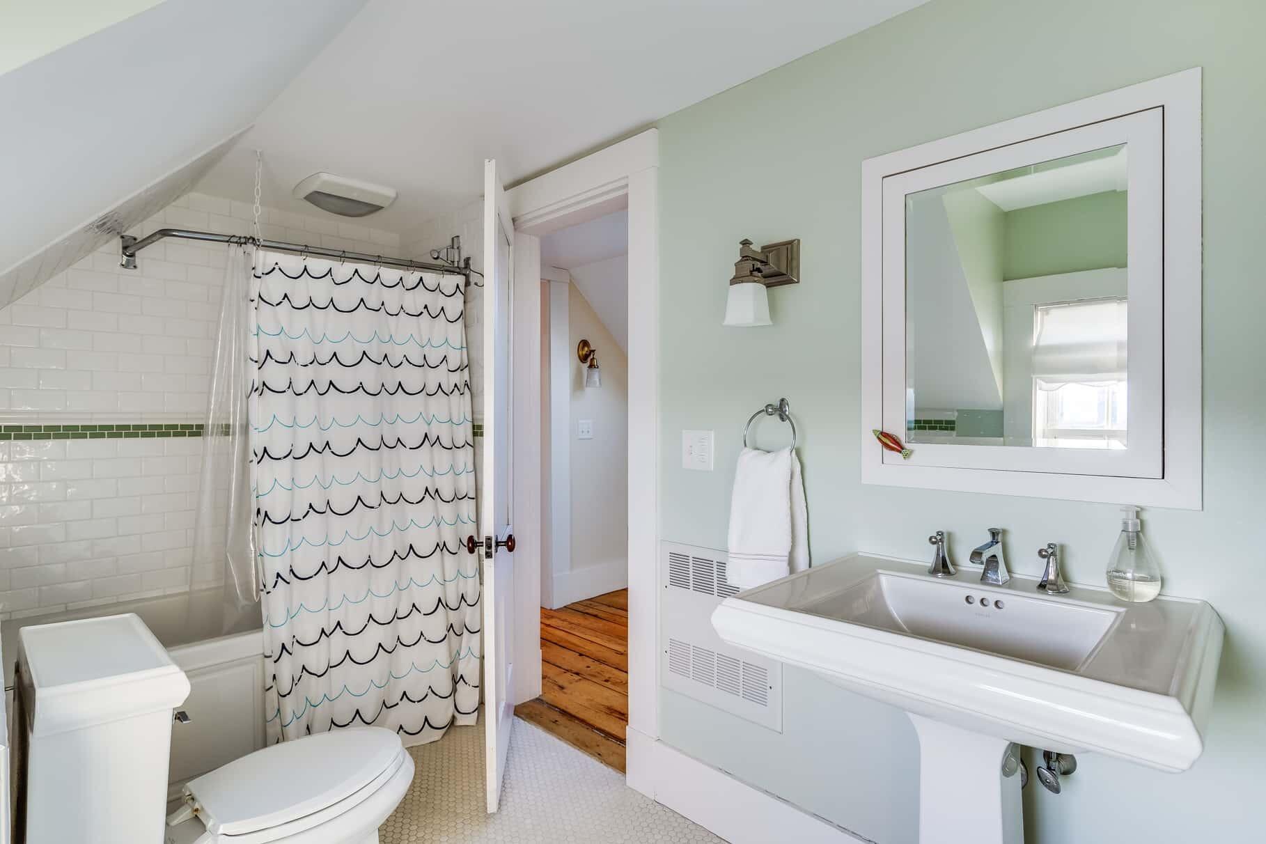 10 Bank Street Wellfleet, MA 02667 - Photo 26 of 49 032