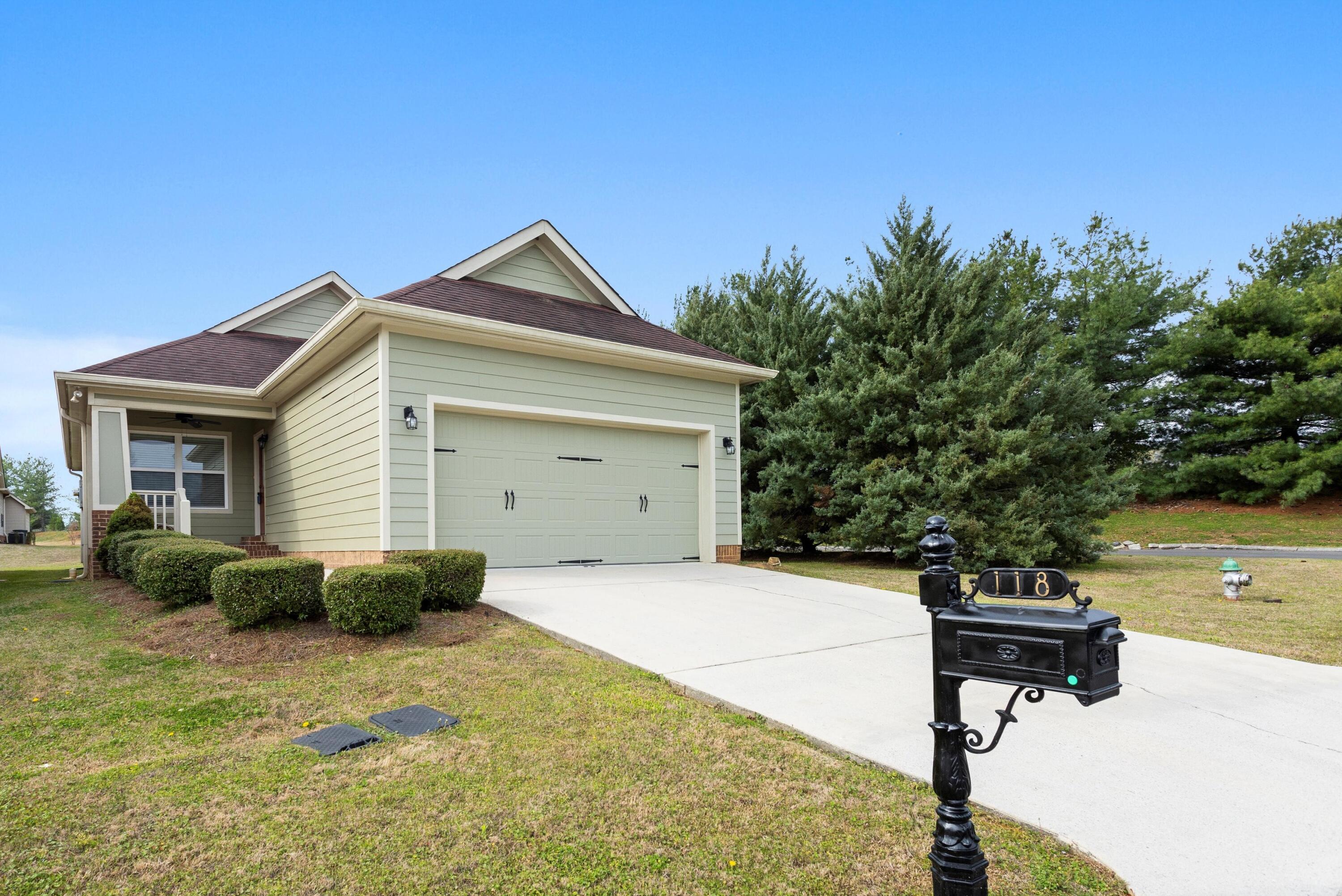 118 Fieldstone Cmns Rock Spring, GA 30739 - Photo 1 of 32 Fieldstone Commons Esterior
