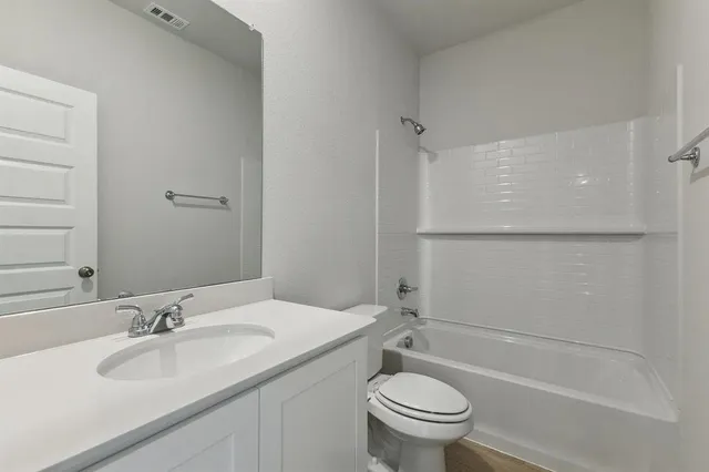 $2,275 | 539 Frst Hvn Drive, Van Alstyne, TX 75495