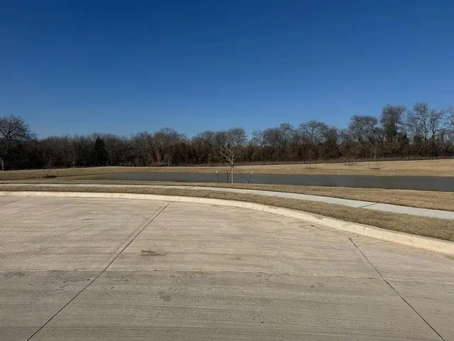 $2,275 | 539 Frst Hvn Drive, Van Alstyne, TX 75495