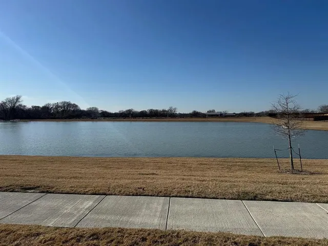 $2,275 | 539 Frst Hvn Drive, Van Alstyne, TX 75495