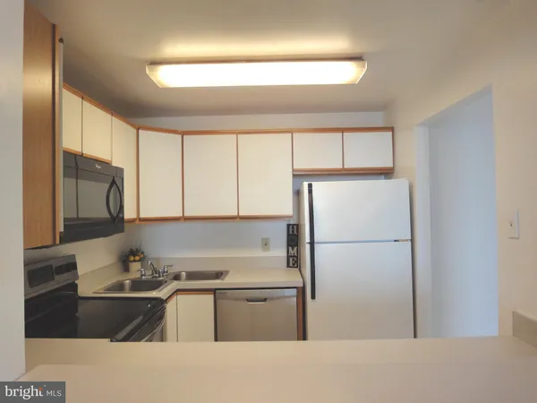 $1,550 | 28 Allegheny Avenue, Unit 2008, Towson, MD 21204