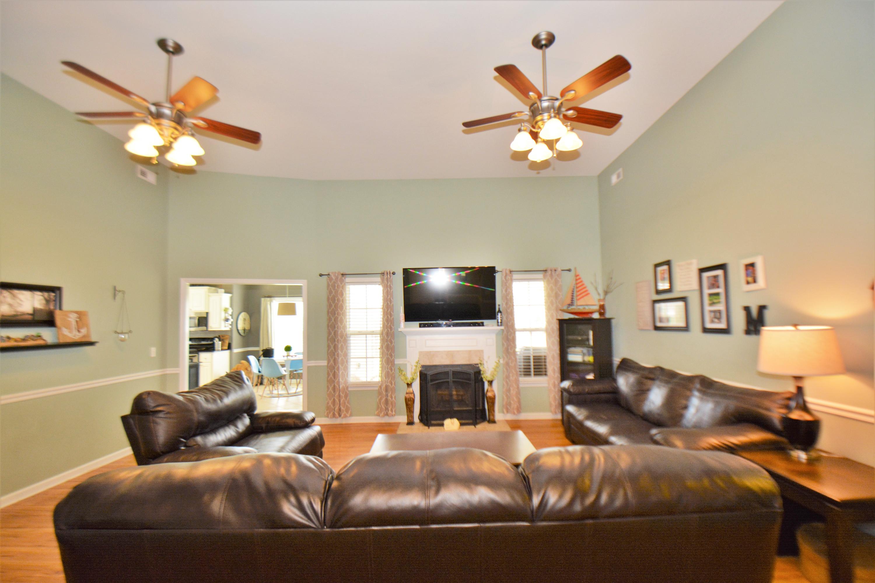 7673 Eagle Lake Road North Charleston, SC 29418 - Photo 2 of 24 Family Room