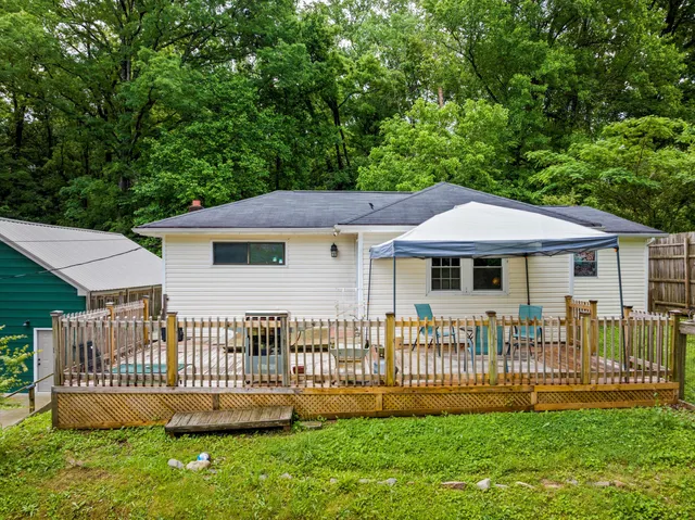 $325,000 | 523 Hedgewood Drive, Chattanooga, TN 37405