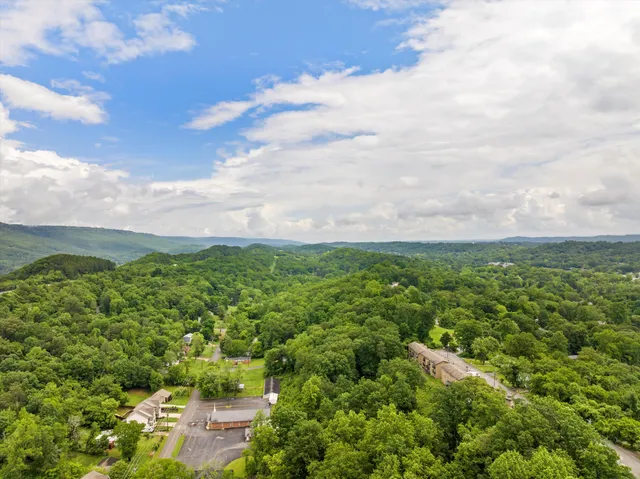 $325,000 | 523 Hedgewood Drive, Chattanooga, TN 37405