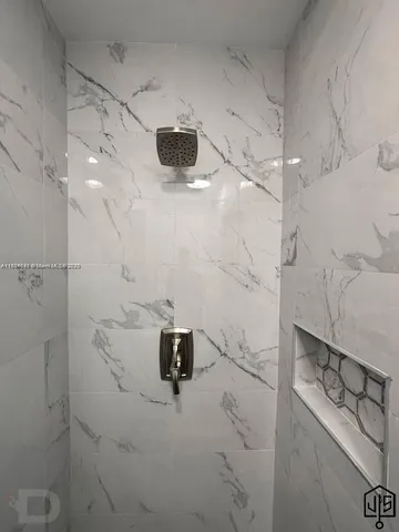 $1,700 | 2100 Southwest 100th Avenue, Unit 1, Miami, FL 33165