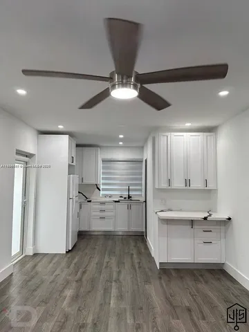 $1,700 | 2100 Southwest 100th Avenue, Unit 1, Miami, FL 33165