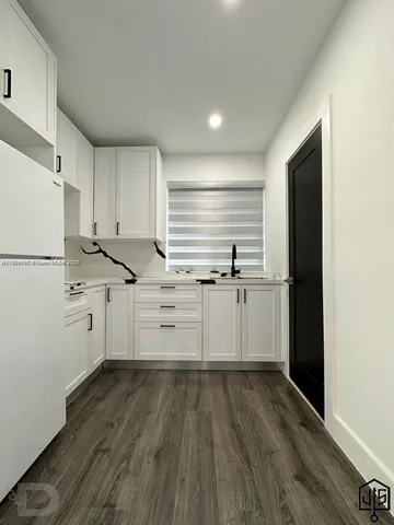 $1,700 | 2100 Southwest 100th Avenue, Unit 1, Miami, FL 33165