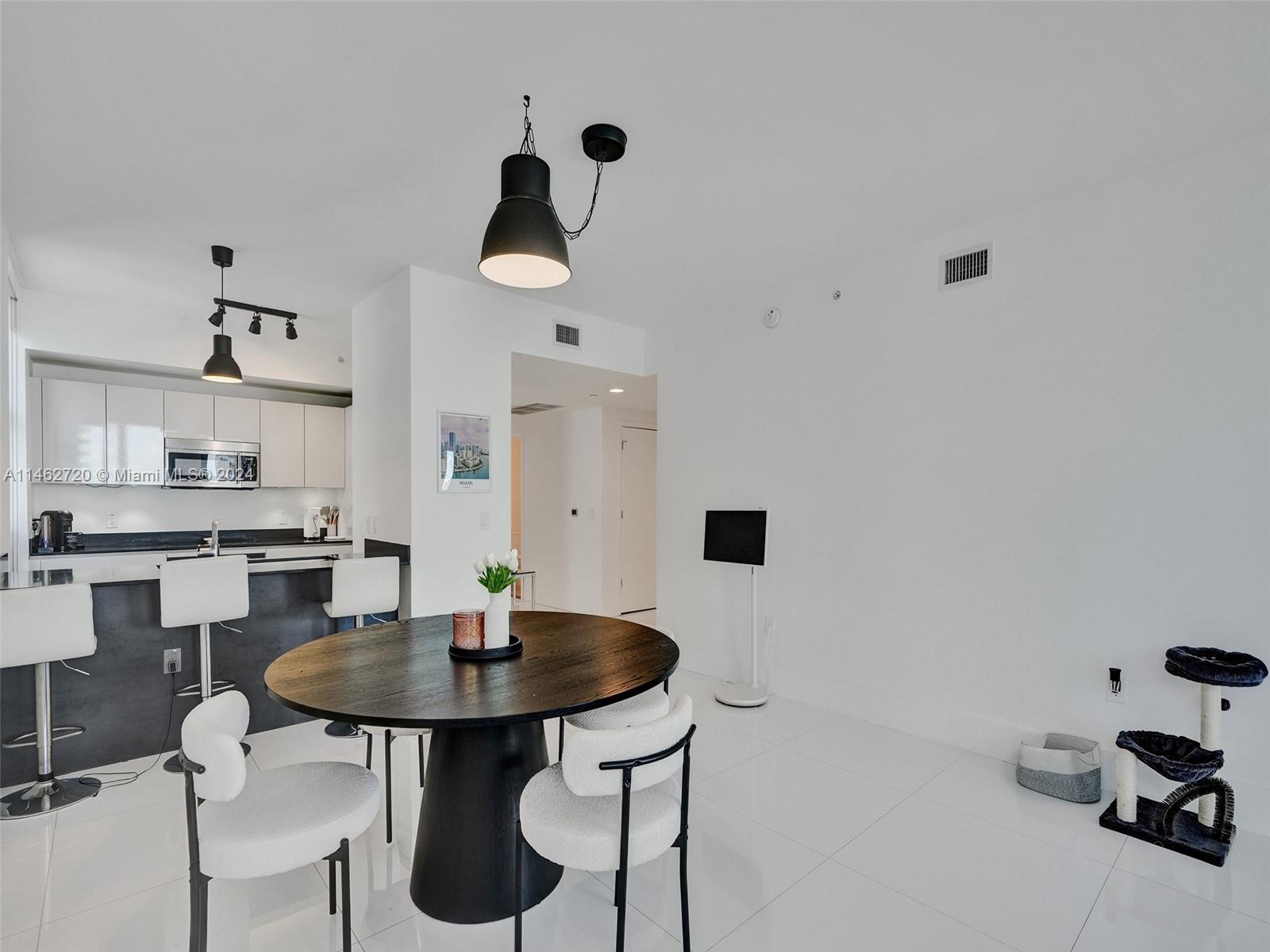 1010 Brickell Avenue, Unit 2505 Miami, FL 33131 - Photo 12 of 61