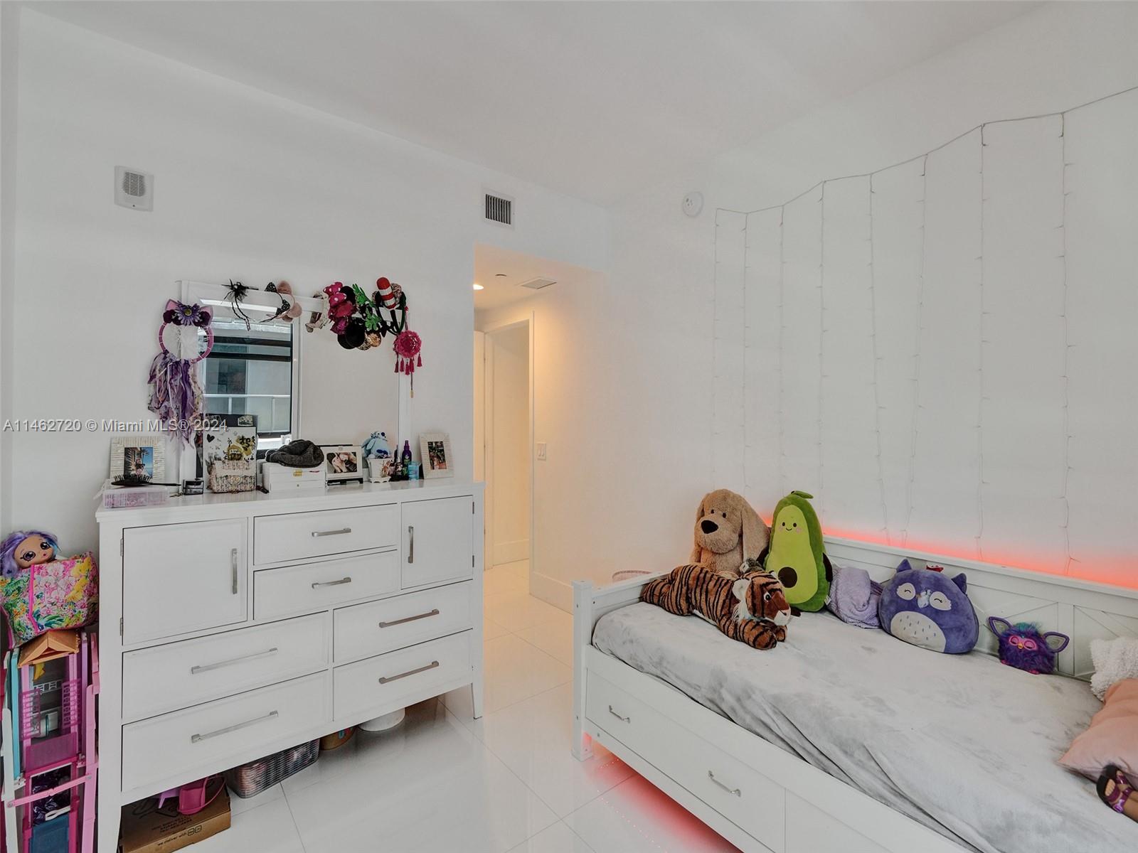 1010 Brickell Avenue, Unit 2505 Miami, FL 33131 - Photo 33 of 61