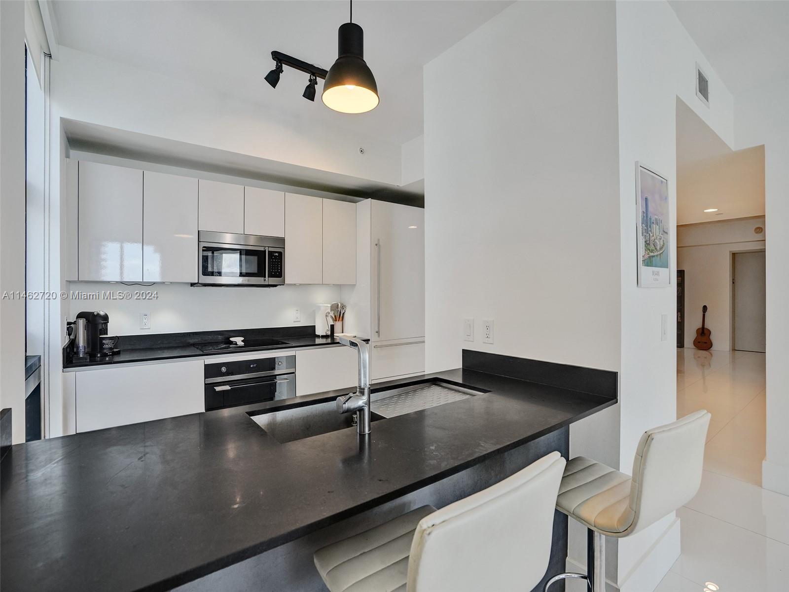 1010 Brickell Avenue, Unit 2505 Miami, FL 33131 - Photo 7 of 61