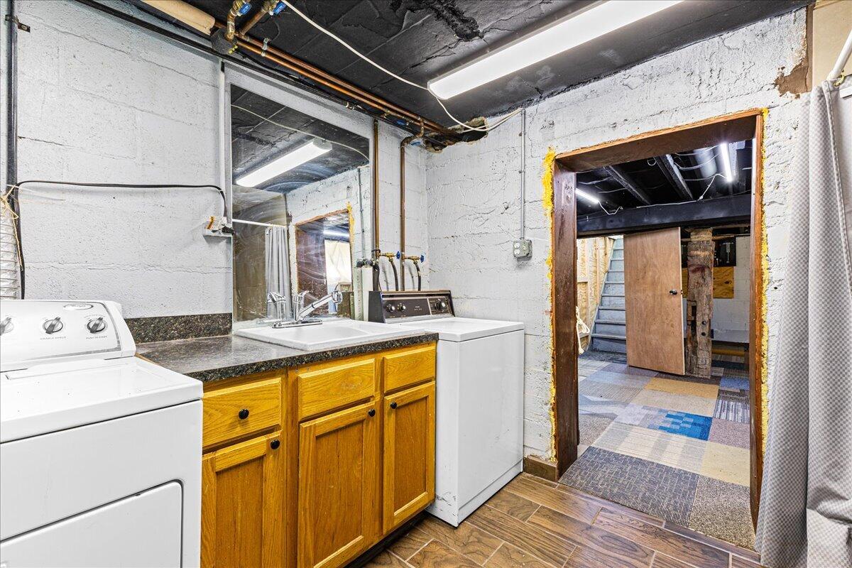 1049 Collier Road Auburn Hills, MI 48326 - Photo 28 of 36 29-IMG_5158_web