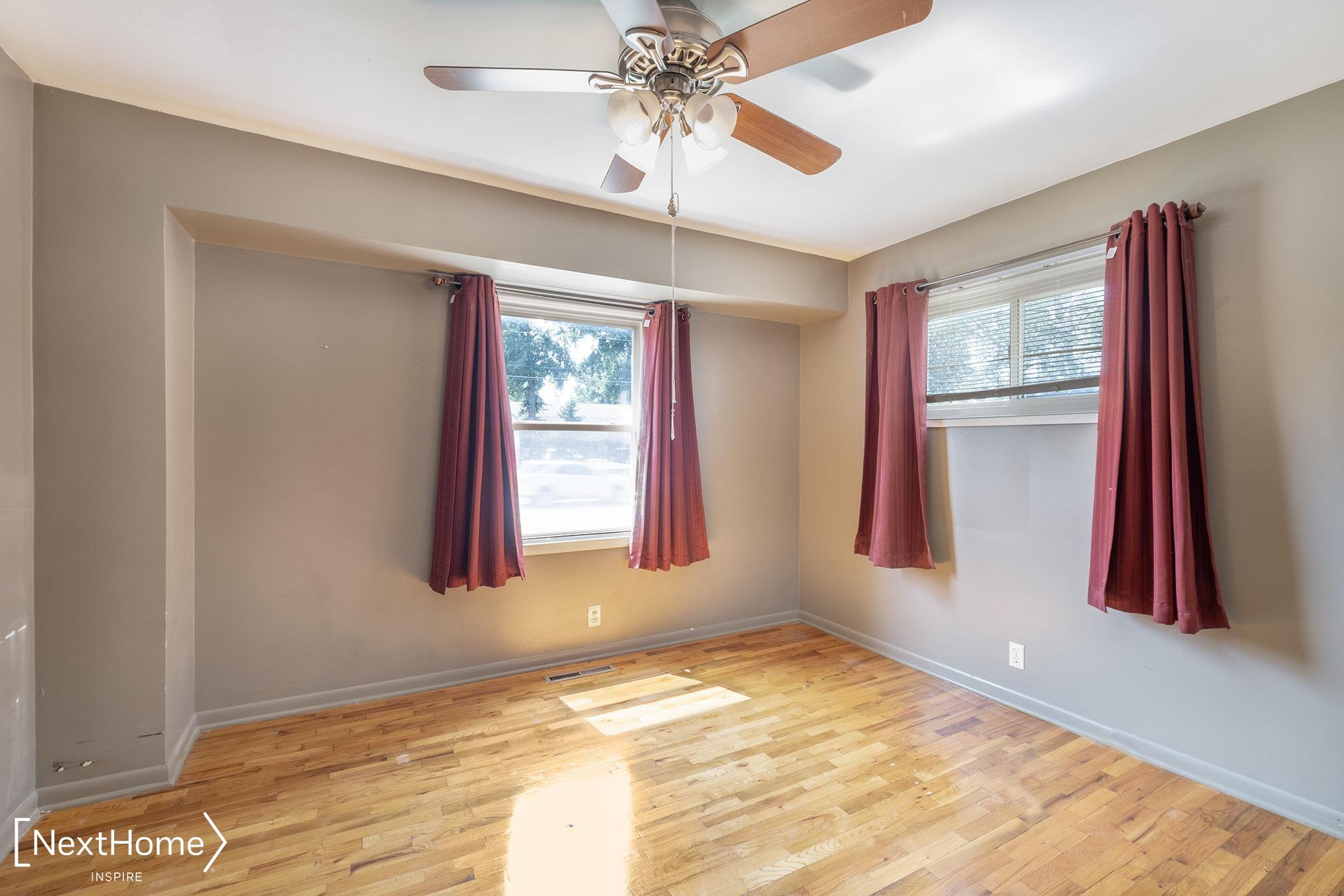 822 West Hemphill Road Flint, MI 48507 - Photo 9 of 19 50118192-8.JPG